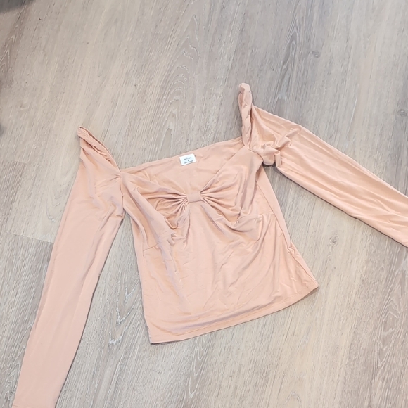 Aritzia Pink Ruched Long Sleeve Blouse - Picture 3 of 7